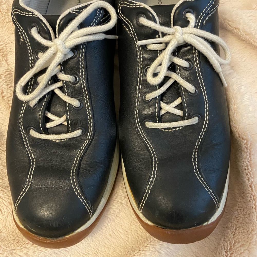 Rock port walking shoes